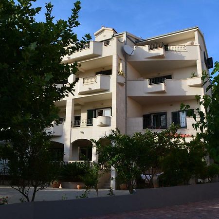 Apartments Villa Lili Tučepi Eksteriør bilde