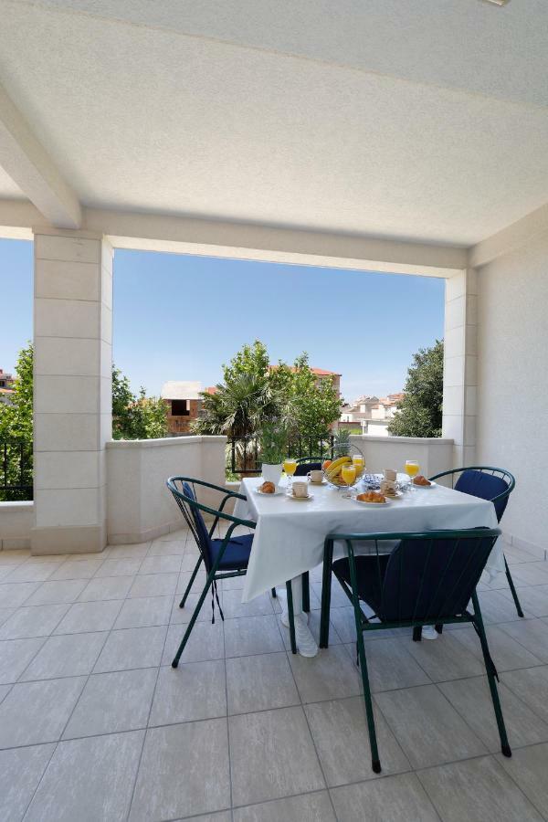 Apartments Villa Lili Tučepi Eksteriør bilde