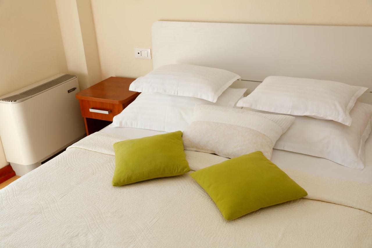 Apartments Villa Lili Tučepi Eksteriør bilde